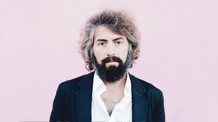 Todo un icono del pop independiente, Sr. Chinarro, en el Teatro Barceló