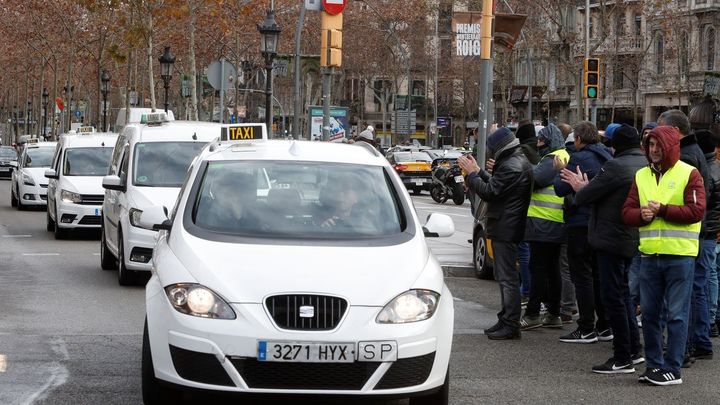 Concentración de taxistas en el centro de Madrid