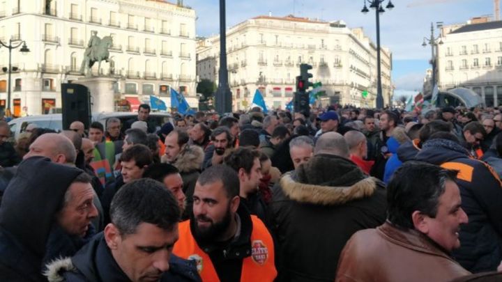 Concentración de taxistas en Sol / Francisco Pérez de la Valle