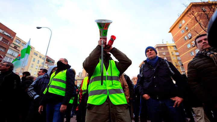 Manifestación de taxistas ante la sede de la UGT