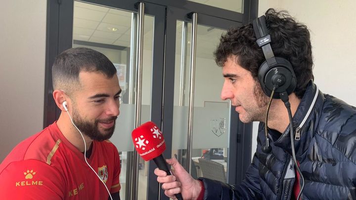 Carlos Sánchez Blas entrevistando a Jordi Amat