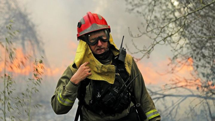 Incendio forestal de Rianxo (A Coruña). EFE/Lavandeira jr