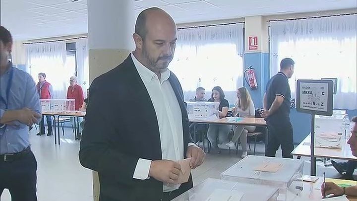 Rollán justo antes de votar