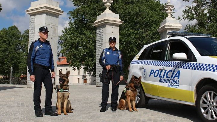 Exhibición canina con la Policía Municipal