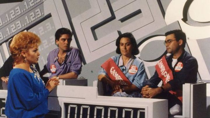 Mayra Gómez Kemp presentando el '1,2,3, responda otra vez'