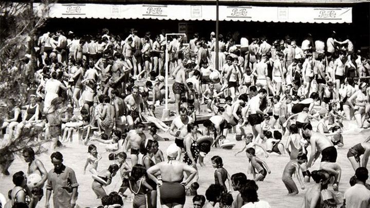 Piscina años 70 / Archivo