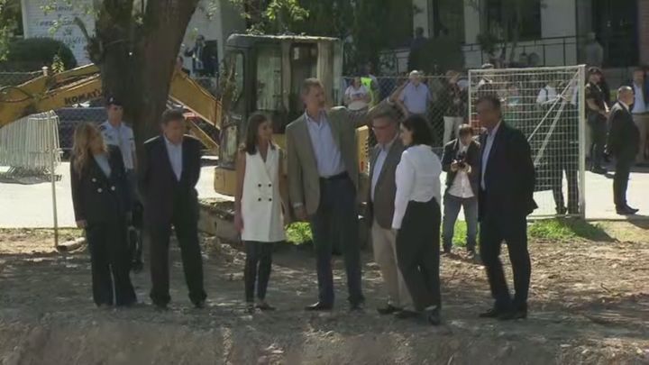 Los reyes Felipe VI y Letizia visitan el colector de Arganda, que será renovado para evitar nuevas inundaciones