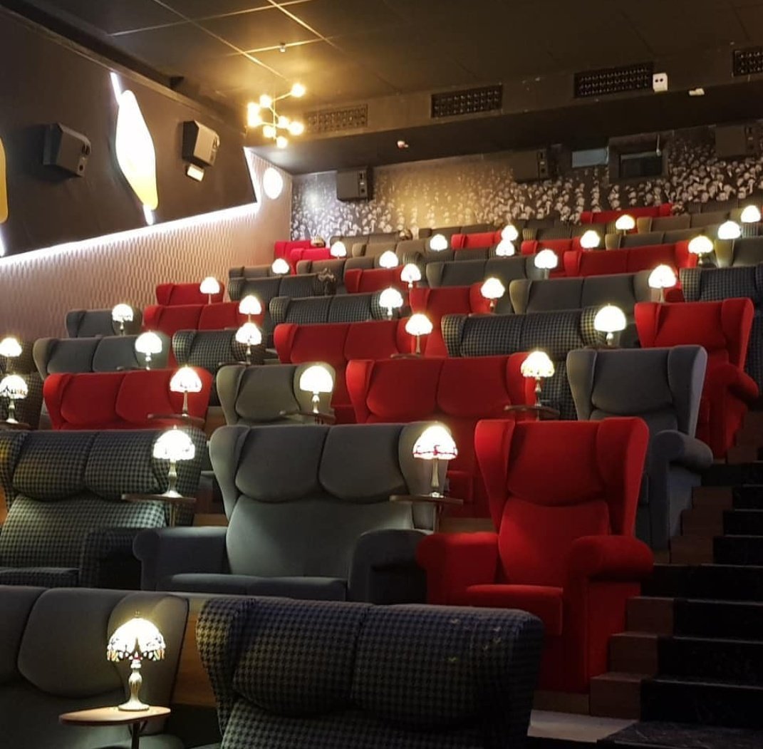 Arrojan pintura a la fachada del Ayuntamiento de Coslada