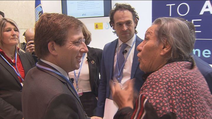 Martínez Almeida con Mario Agreda