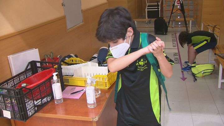 Alumno del Club Tenis Mesa de San Lorenzo de El Escorial / Telemadrid