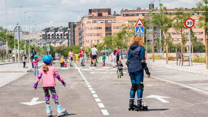 Calle peatonalizada en el barrio de la Luna, en Rivas / Ayuntamiento de Rivas Vaciamadrid