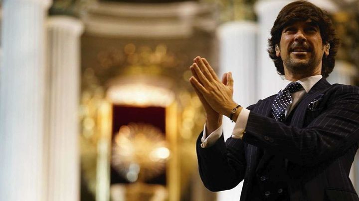 Manuel Lombo, en el espectáculo 'Cantes de Diciembre'. / Comunicación Telemadrid