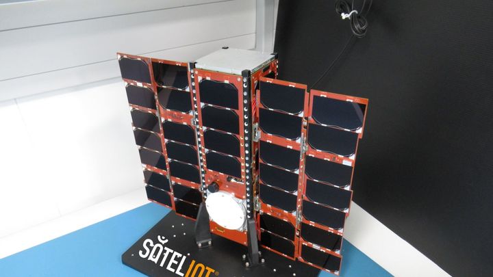 Modelo de uno de los satélites que se pondrán en órbita / SATELIOT