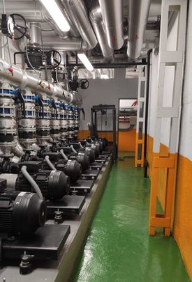 Interior de la central térmica de la Meseta de Orcasitas / MAG