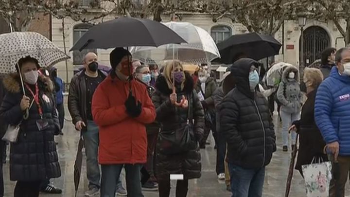 Vecinos de Alcalá piden el cese de la directora gerente del Hospital Príncipe de Asturias / TELEMADRID