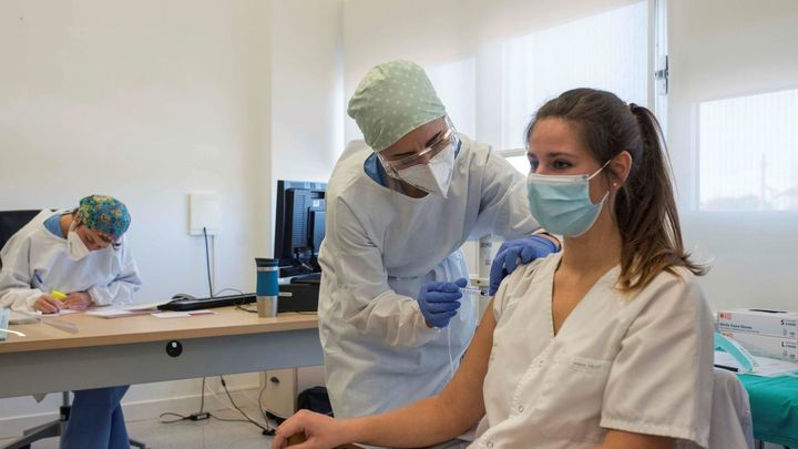 Vacunación del coronavirus / Redacción