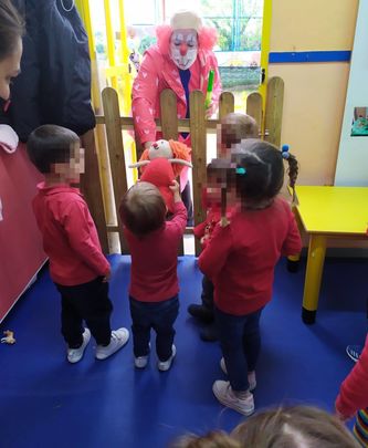 Actividad infantil en la Escuela Charlie Rivel de Coslada / ESCUELA MUNICIPAL CHARLIE RIVEL