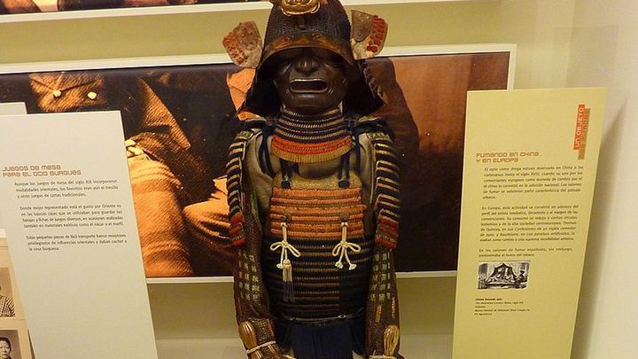 Armadura japonesa samurai, Museo Nacional de Artes Decorativas Wikipedia / OUTISNN