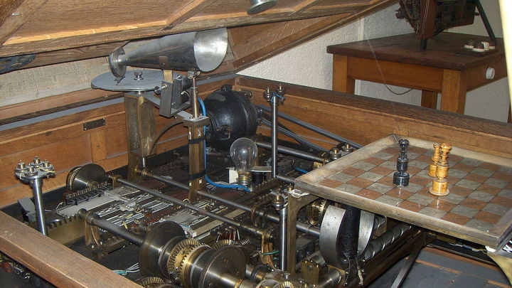 El Ajedrecista / MUSEO TORRES QUEVEDO