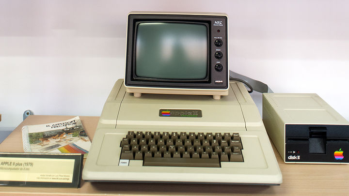 Apple Plus de 1979 / MUSEO G. SANTESMASES