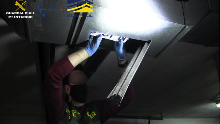 Se han encontrado juegos de matrículas falsas en los resgistros / GUARDIA CIVIL