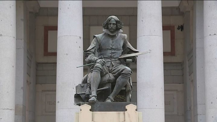 La estatua de Velázquez, parada obligada en el Paisaje de la Luz / Telemadrid
