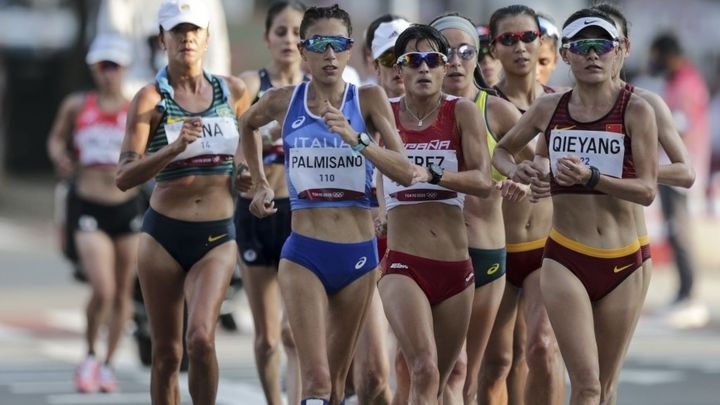 María Pérez, en el centro / RFEA