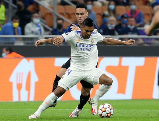 Casemiro ante el Inter de Milán / EFE