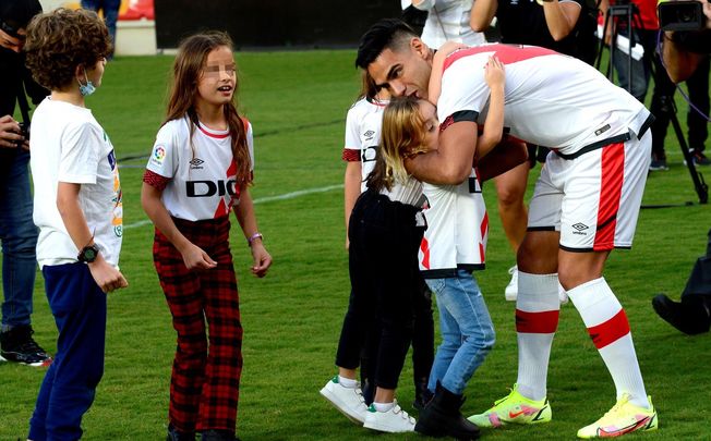 Falcao con sus hijas / EFE