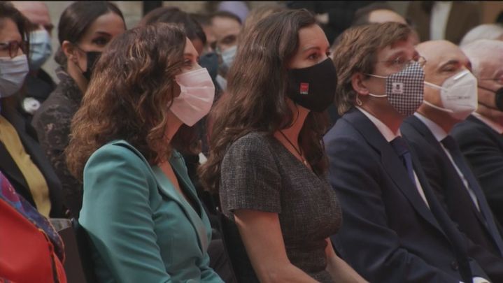 Acto institucional de homenaje a la Constitución en la Real Casa de Correos / TELEMADRID