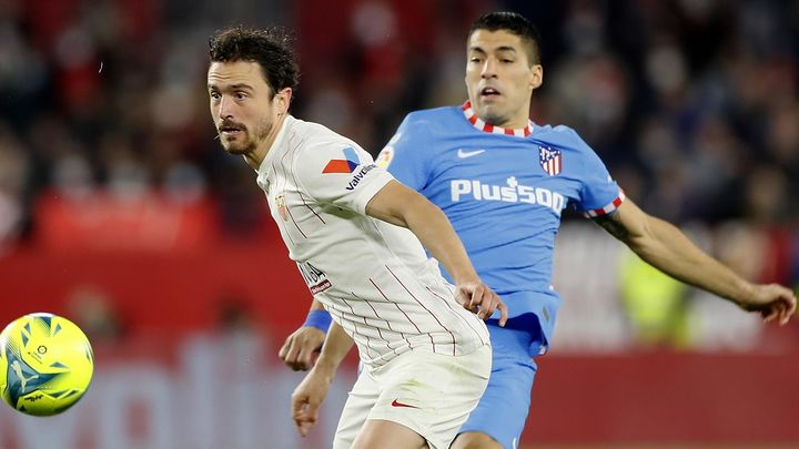 Luis Suárez ante el Sevilla / EFE