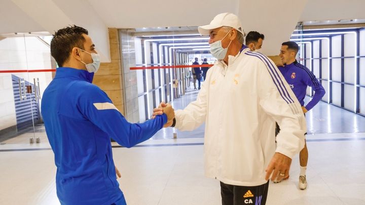 Xavi y Ancelotti / AGENCIAS