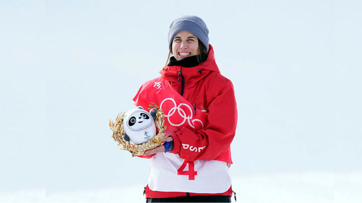 La rider española Queralt Castellet celebra su plata olímpica en los Juegos de Pekín 2022 / Europa Press