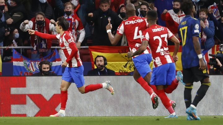 Joao Felix marca ante el Manchester United / EFE