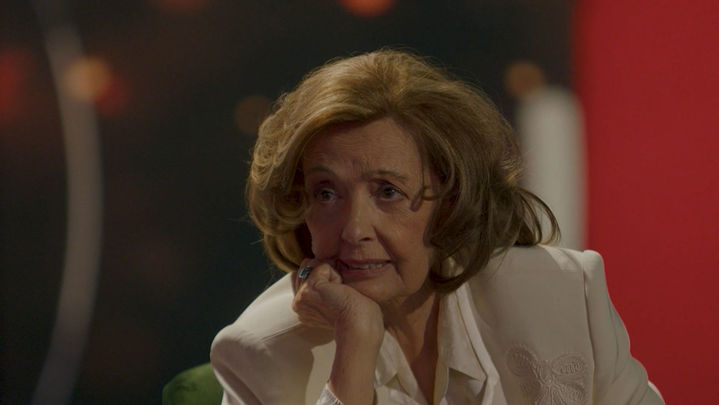 María Teresa Campos emocionada al escuchar el broche de oro de Paloma Rollán / DIEZ MOMENTOS