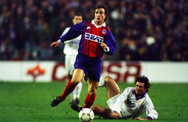 Ginola ante el Real Madrid / EFE