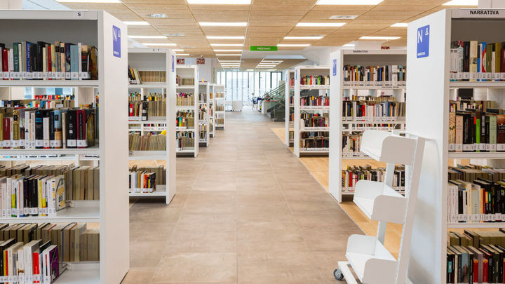 Zona de préstamo de la biblioteca de San Fermín / AYTO MADRID