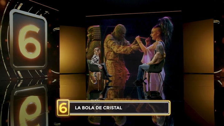 'La bola de cristal' / DIEZ MOMENTOS