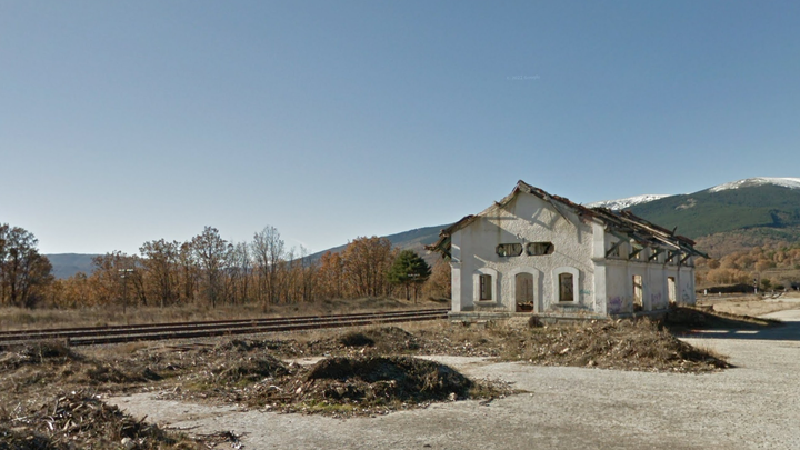 Estación abandonada de Gascones-Buitrago, en la línea férrea Madrid-Burgos / GSV