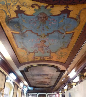 Techo en el edificio de Pianos Montano / MCYP