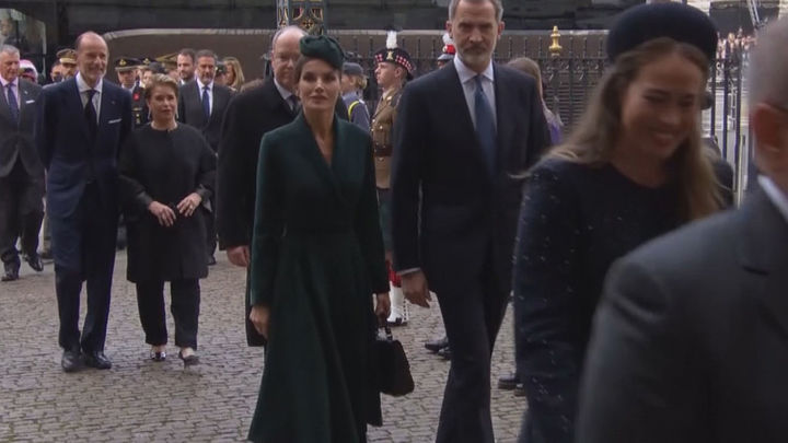 Los Reyes de España llegan al funeral / TELEMADRID