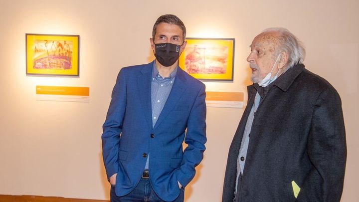 Antonio Oteiza, a la derecha, junto al alcalde complutense / AYTO ALCALÁ DE HENARES