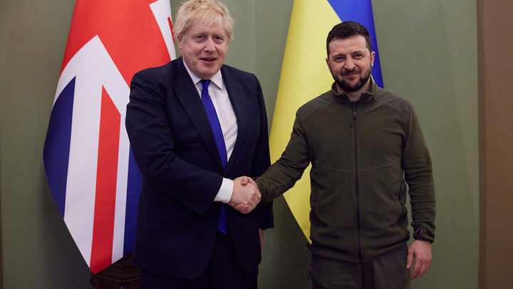 Reunión del primer ministro británico Boris Johnson con Volodimir Zelinkisi, presidente de Ucrania, en Londres / EFE