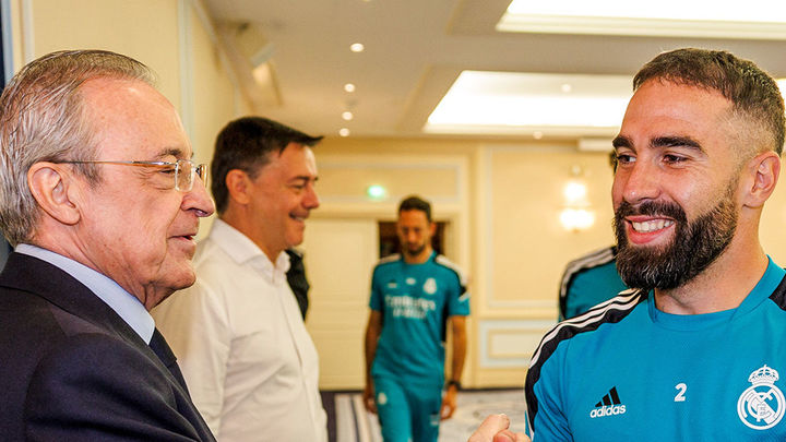 Florentino Pérez desea suerte a los jugadores en el hotel de concentración del Real Madrid antes de la final de la Champions en París / Real Madrid web