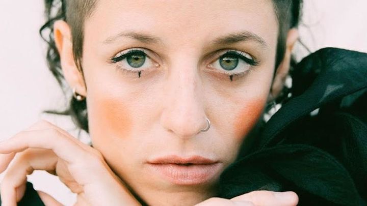 Travis Birds / @TRAVISBIRDS