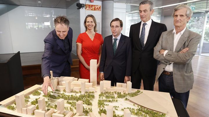 El alcalde de Madrid, José Luis Martínez-Almeida, en la presentación del proyecto del parque de Nuevo Norte / EFE