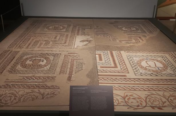 Mosaico romano de Carabanchel expuesto en el Museo Arqueológico Regional / CARABANCHEL, HISTORIA Y PATRIMONIO