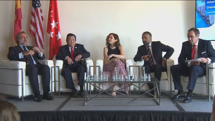 Díaz Ayuso con los empresarios latinos de Miami / REDACCIÓN