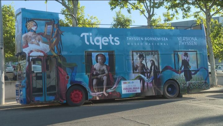 Carroza del Museo Thyssen para el desfile del Orgullo 2022 en Madrid / EMISIÓN
