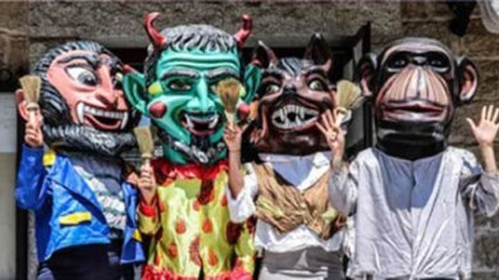 Cabezudos en las fiestas de Manzanares El Real / Ayuntamiento de Manzanares El Real